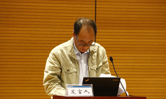 未成年人图书馆分会主任李俊国报告工作